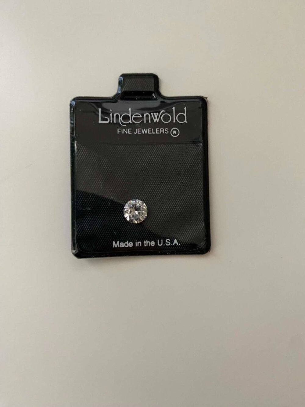 LINDENWOLD® Round Brilliant One (1) Carat Cubic Zirconia Stone (58 facets) - NEW